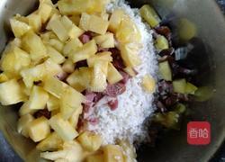 香肠菠萝糯米饭的做法图解3