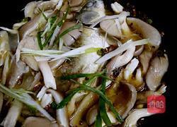 平菇炖鲫鱼（双椒版）的做法图解6