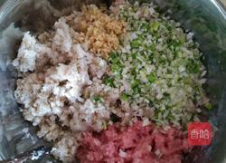 猪肉酸菜馅饼的做法图解4