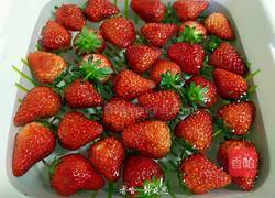 草莓酸奶慕斯蛋糕(8寸)的做法图解2