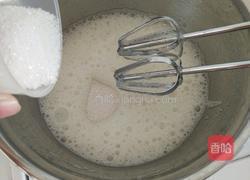 红丝绒杯子蛋糕的做法图解5