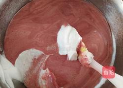 红丝绒杯子蛋糕的做法图解11