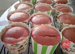 红丝绒杯子蛋糕的做法图解15