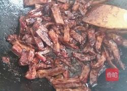 酱爆猪脸肉的做法图解2