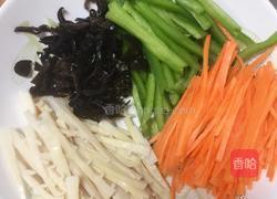 酸甜鱼香肉丝的做法图解2
