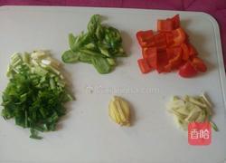 彩椒炒鱼片的做法图解3
