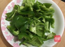 青椒炒猪心的做法图解2