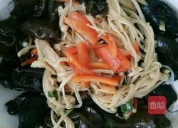 木耳凉拌金针菇的做法图解2