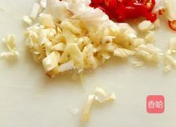 凉拌青笋的做法图解2