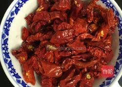 香酥辣椒，酒鬼花生的做法图解2
