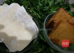 荠菜香干春卷的做法图解1