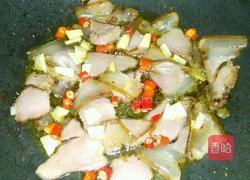 蒜苔炒腊肉的做法图解3