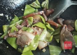 猪头肉炒青椒的做法图解3
