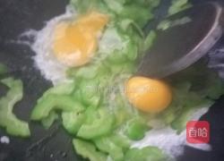 苦瓜炒蛋的做法图解3