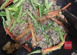 青椒肉粒炒饭的做法图解6