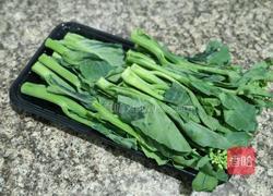 清炒芥兰的做法图解1