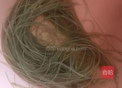 芹菜炒粉条的做法图解1