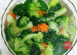 西兰花烩虾仁的做法图解5