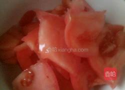 西红柿白菜炒馒头的做法图解3