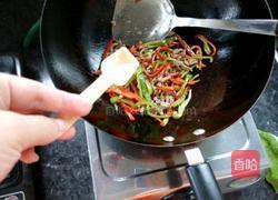 青红椒炒肉丝的做法图解8