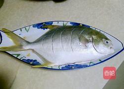 红烧金鲳的做法图解1