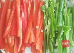甜椒炒肉的做法图解2