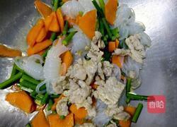 魔芋丝结蒜苔炒肉的做法图解8