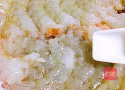 滑蛋炒虾仁的做法图解4