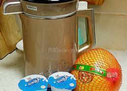 红心柚奶昔（豆浆机版）的做法图解1