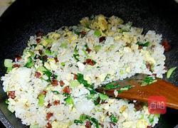 腊肠鸡蛋炒饭的做法图解10