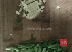 青椒炒辣香肠的做法图解4