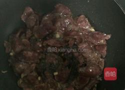 青椒炒辣香肠的做法图解7