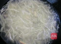 萝卜丝海蛎子汤的做法图解3