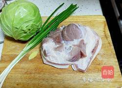 包菜油渣肉馅的做法图解1