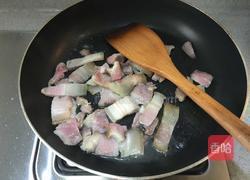 咸肉片炒白菜的做法图解2