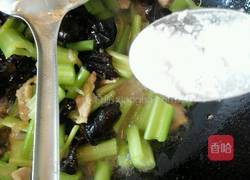 芹菜木耳炒肉的做法图解8