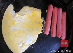 大饼卷鸡蛋肠子的做法图解2