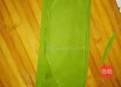 Illustration of how to make Jade Wontons 4