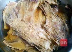 笋干烧鸡的做法图解1