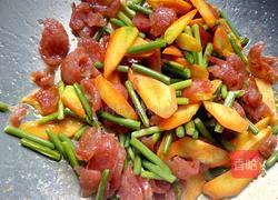 蒜苔炒腊肠的做法图解7