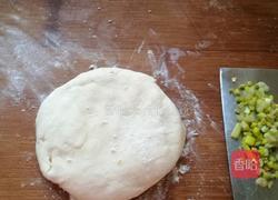 烫面葱花饼的做法图解1