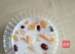 红枣木瓜炖牛奶的做法图解4