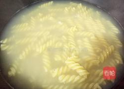 鸡胸肉意大利面的做法图解5