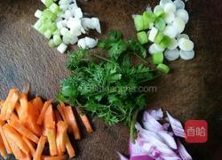 香辣香菇牛肉面的做法图解3