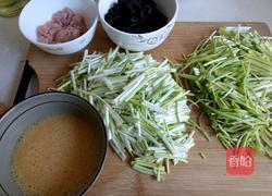 蒜苗小炒的做法图解1