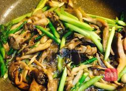 芦笋炒平菇的做法图解7