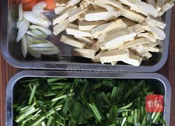 豆干炒韭菜的做法图解1