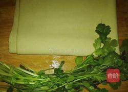 香菜拌豆皮的做法图解1