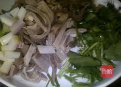 爆炒猪肚猪肠的做法图解1