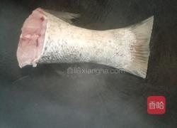 蒲公英煮鱼汤的做法图解3